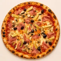 Pizza Capricciosa Casa Hunico, vedere de sus