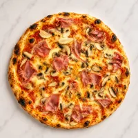 Pizza Prosciutto e Funghi Casa Hunico, vedere de sus